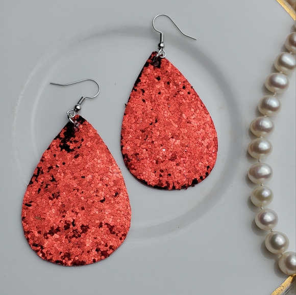 💫5/$25 Ruby Red Sequin Glitter Earrings - Picture 6 of 8